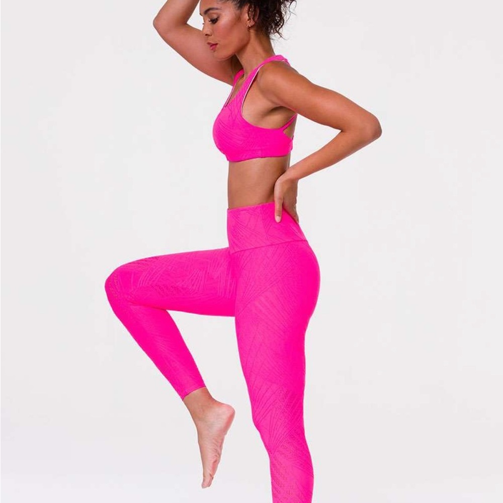 NWT Onzie Neon Pink Women's Leggings - Picture 3 of 5
